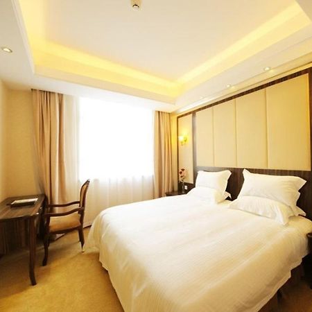 Greentree Inn Shanghai West Huaxia Road Metro Station Express Hotel Bagian luar foto